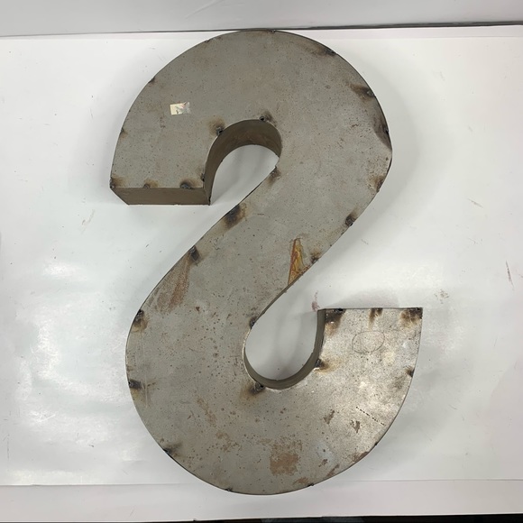Farmhouse Rustic Metal Country 18.5 Inch Distressed Letter S Initial Decor - Picture 4 of 6